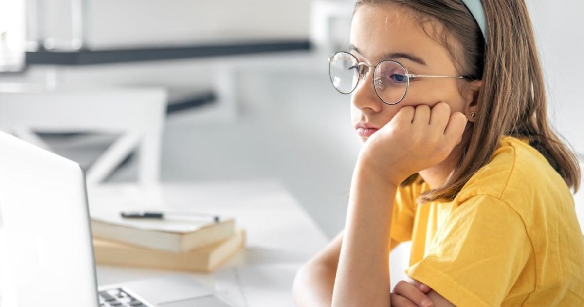 لجنة متابعة قضايا التعليم العربي: صمود طلابنا في الطوارئ في خطر- الآلاف الطلاب العرب يفتقرون لوسيلة رقمية للتعلّم عن بُعد!